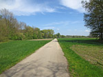 ...und einen ruhige schmale Straße...