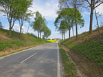 ...und folgen der Landstraße...