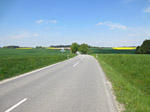 Von Nandlstadt folgen wir der Landstraße...