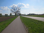 Für die Rückfahrt mit der Bahn folgen dem Donauradweg...
