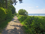Nun folgen wir dem Uferweg südwärts