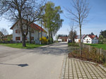 In Adelshofen biegen wir links ab