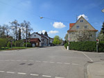 ...und biegen in der Pucher Straße an dieser Kreuzung rechts ab