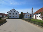 Im Ort Petzenhausen