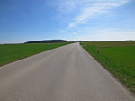Und weiter fahren wir über die verkehrsarme Straße...