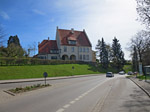 Über die Neue Bergstraße radeln wir hinunter...