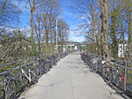 Vom Bahnhof in Fürstenfeldbruck folgen wir dem Stockmaierweg...