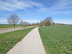 Von Freuenberg geht es entlang der Landstraße...