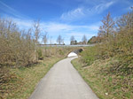 ...unterqueren die Umgehungsstraße...