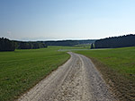 ...und einen Schotterweg...