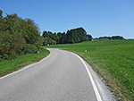Wir bleiben auf der Teerstraße, ...