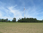 ...und dem Windrad der Gemeinde Bruck...