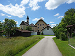 Wir erreichen das Kirchendorf Harpfetsham