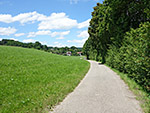 ...und treffen auf einen Radweg, ...
