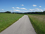 Im Anschluss geht es über kleine Straßen...