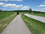 ....dem wir parallel zur Landstraße nordwärts folgen