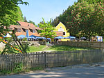 ...Unterirading mit der Gaststätte "Zur Walba"
