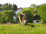 Schönes Wegkreuz am Straßenrand