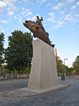 Die Aenus-Skulptur an der Innbrücke