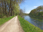 Der Isarradweg bringt uns am linken Ufer...