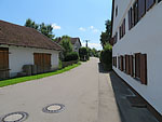 ...biegen wir rechts in die Steinbacher Straße ein
