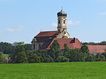 ...erblicken wir erstmals die Wallfahrtskirche Maria Steinbach