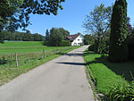 ...und fahren durch die Ortschaft hindurch