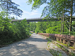 Schließlich verlassen wir den Traun-Alz-Radweg und fahren zur Traun hinunter