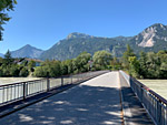 Blick von der Innbrücke aufs Rofangebirge