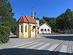 An der Max-Emanuel-Kapelle biegen wir rechts ab...