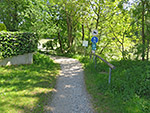 ...folgen wir dem Fuß- und Radweg hinunter...