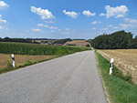 Die Landstraße bringt uns bergab Richtung Oberdörnbach