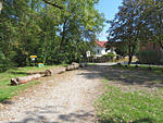 Der Radweg leitet uns vom Ufer weg...