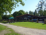 ...und das Seehaus mit Biergarten