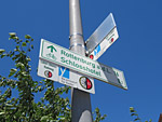 Wir schlagen den beschilderten Laber-Abens-Radweg ein, ...
