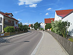 Wir folgen der Herzog-Max-Straße durch Unterwittelsbach hindurch