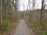 ...und schieben unser Rad über einen steilen schottrigen Weg ins Mangfalltal hinunter