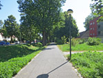 Wir folgen dem Radweg, ...