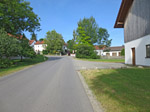 Wir radeln durch Großkatzbach hindurch...