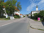 In Ebersberg fahren wir über die Bahnhofstraße zum Marienplatz...