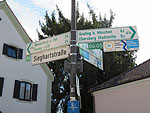 ...und biegen rechts in die Sieghartstraße, ...