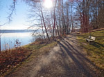 Nun folgen wir dem Uferweg...