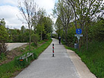 Der Einstieg in den Vilstalradweg am Bahnhof in Dorfen