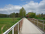 ...über die ehemalige Bahnbrücke