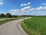 Nach Wiesmühl folgen wir kurz einer Landstraße...